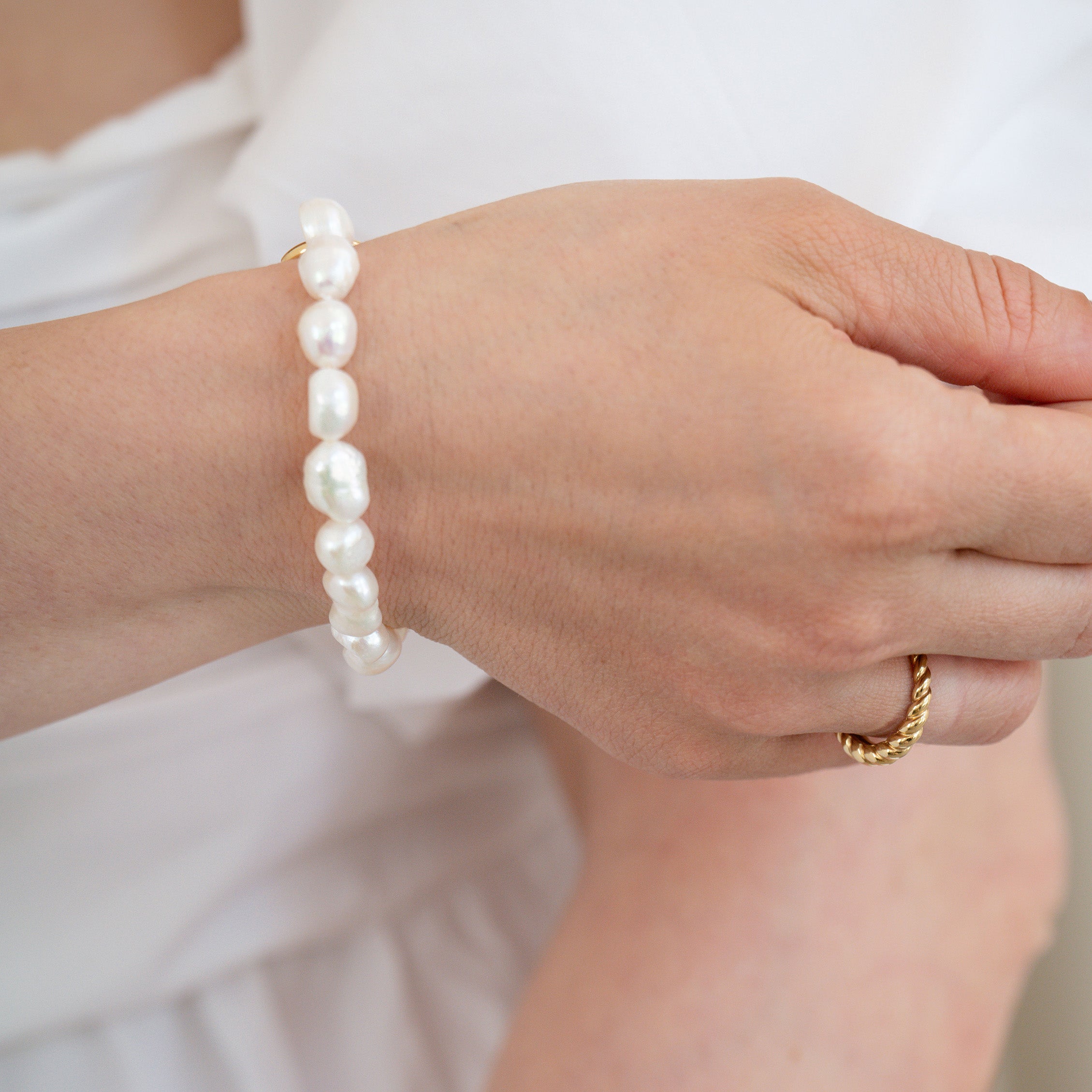 Jackie Pearl Bracelet