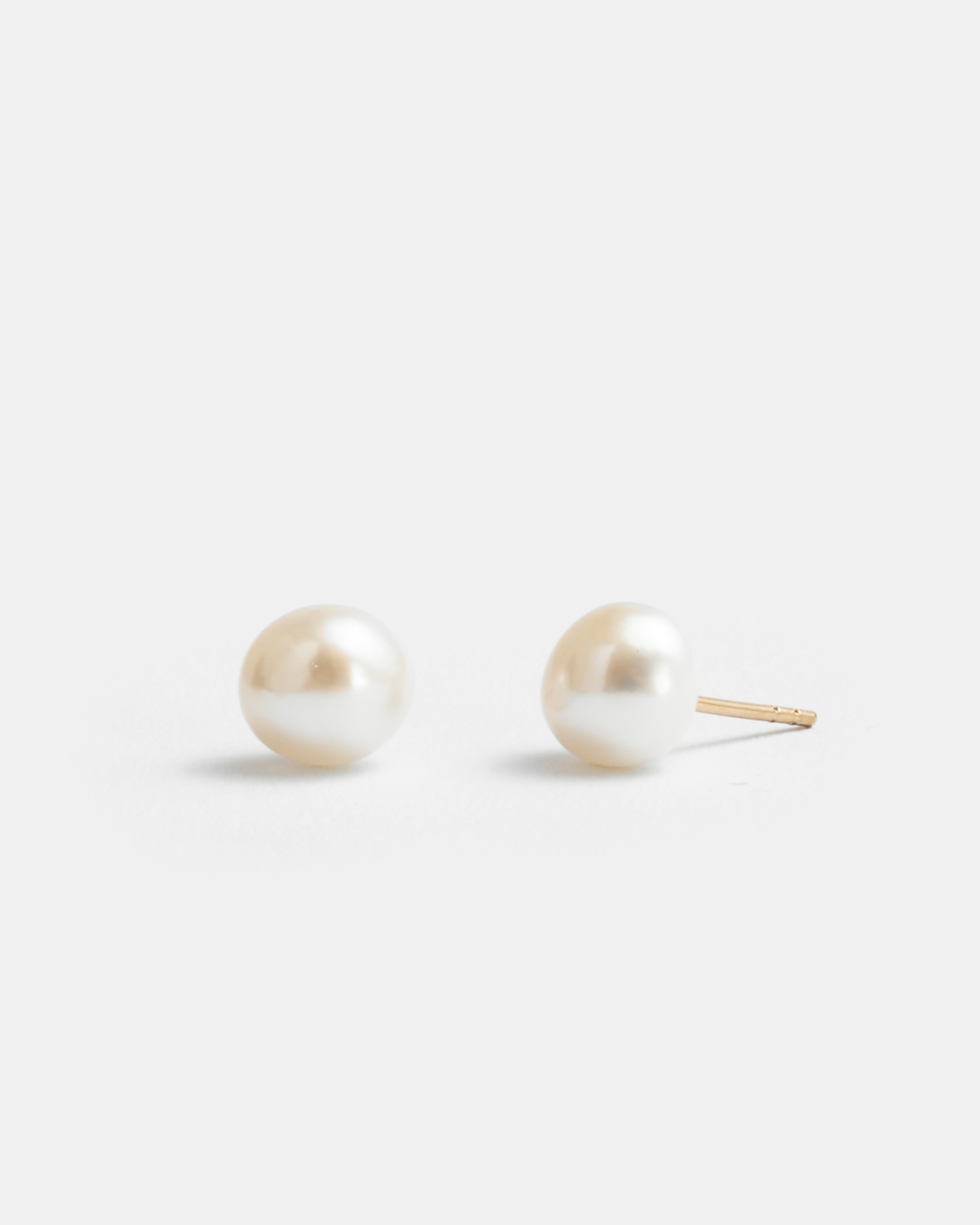 Pearl Ohrstecker Medium