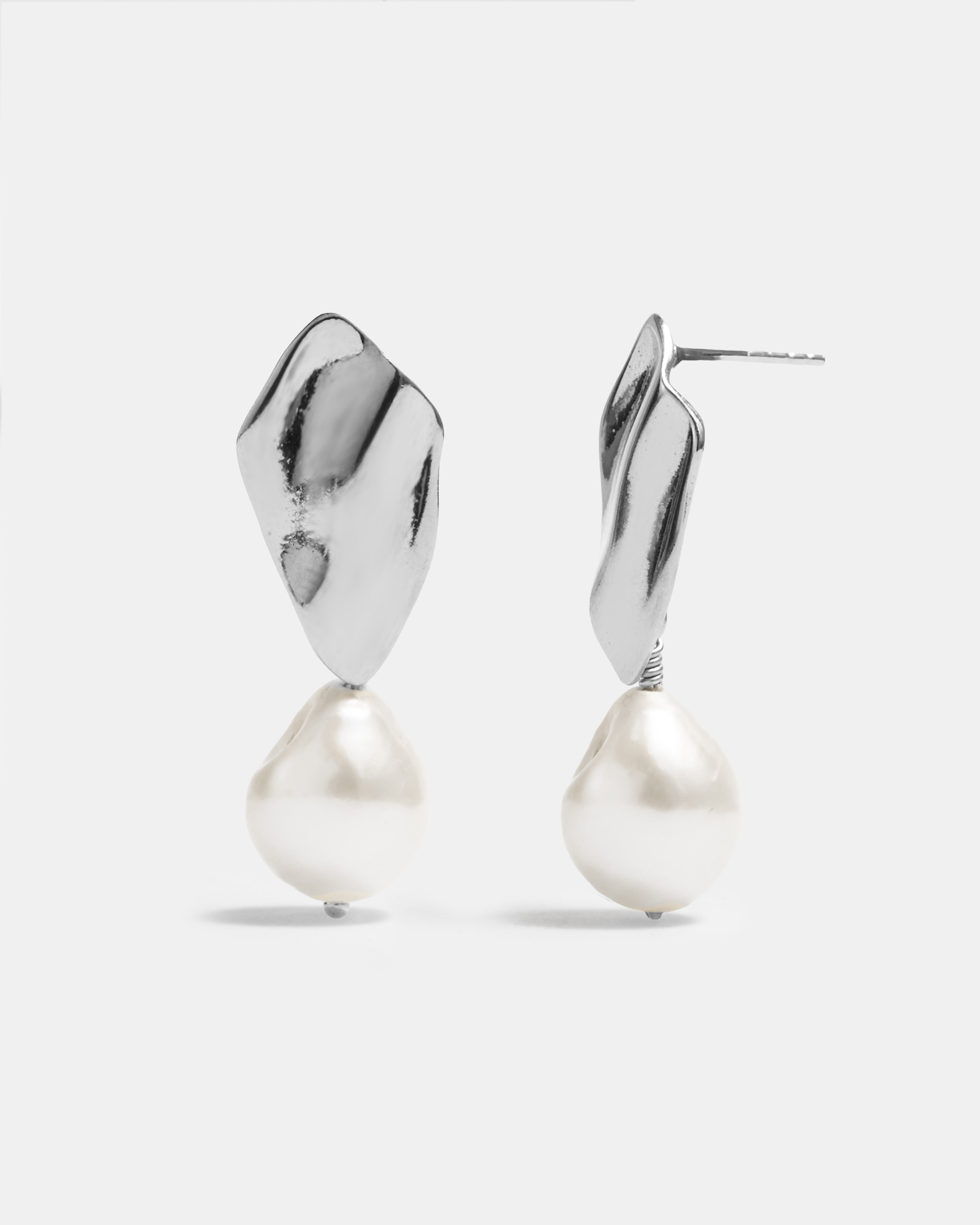 The Romantic Earrings